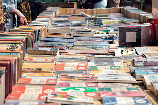 Erster Indoor-Benefiz-Bücherflohmarkt am 21. März 2025